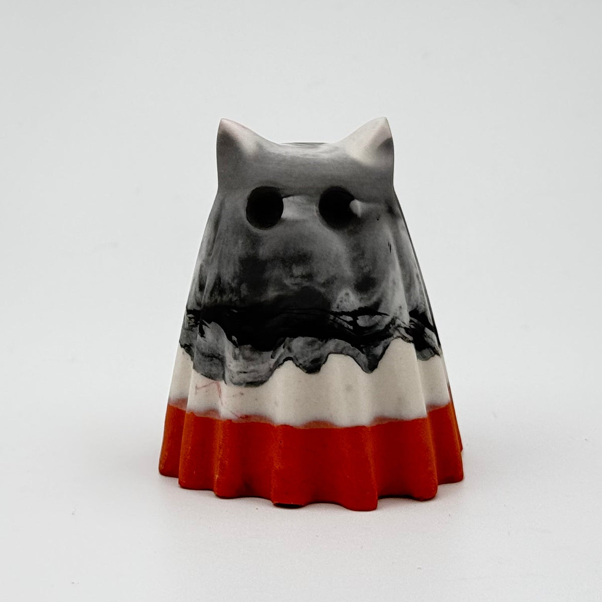 The Samhain Harbinger Familiar Ghost Figurine - Porridge