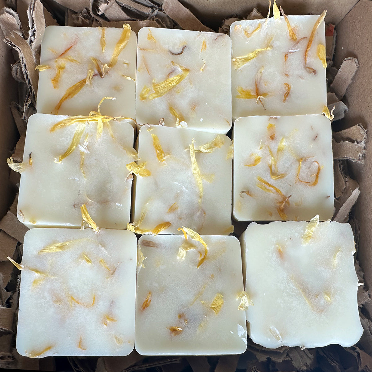 Sol wax melts with rapeseed wax, bergamot and orange blossom fragrance, bright uplifting ritual wax melts.